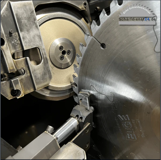 Hartmetall-Kreissägeblätter schärfen